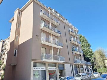 3 LOCALI A CARATE BRIANZA