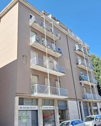 3 LOCALI A CARATE BRIANZA