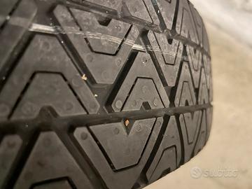 Ruotino scorta par auto