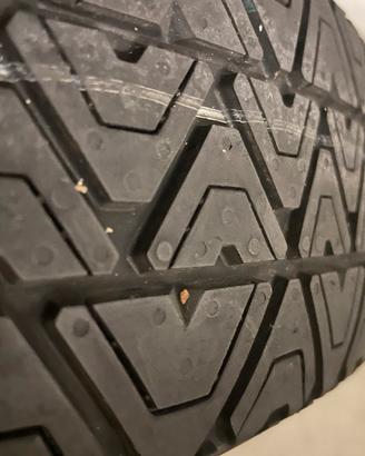 Ruotino scorta par auto