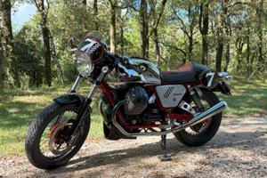 Moto Guzzi V7 Racer 750