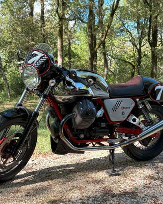 Moto Guzzi V7 Racer 750