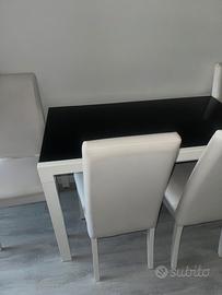 Tavolo + 4 sedie