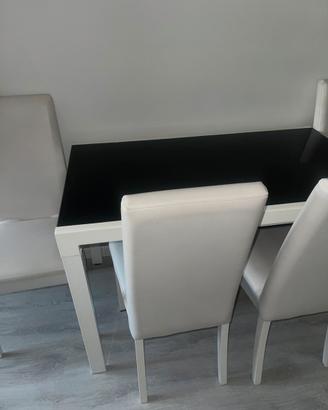 Tavolo + 4 sedie