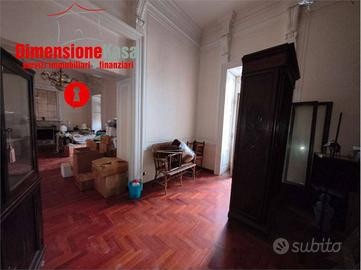 Immobile di 100 m² con 3 locali a Nola