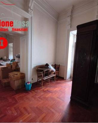 Immobile di 100 m² con 3 locali a Nola
