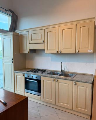 CUCINA COMPLETA CON ELETTRODOMESTICI