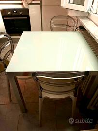 Tavolo soggiorno estensibile in cristallo