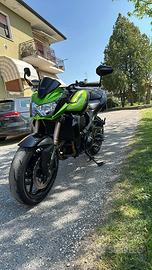 Kawasaki Z 750 R con 4000 km