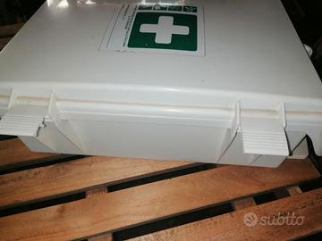 cassetta pronto soccorso vuota da muro