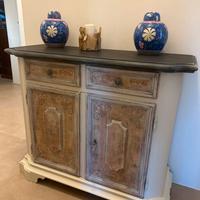 Mobile con ante, credenza in legno shabby-chic