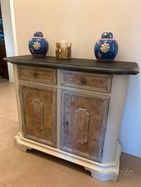 Mobile con ante, credenza in legno shabby-chic