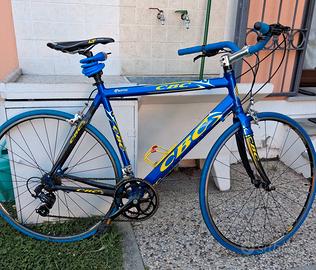 Bici sportiva pronta all'uso