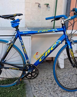 Bici sportiva pronta all'uso