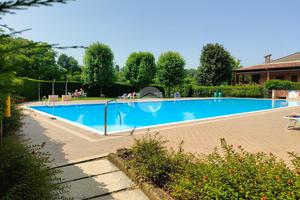 3 LOCALI A PESCHIERA DEL GARDA