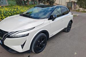 Nissan Qashqai - Tetto Panoramico + IBRIDA 