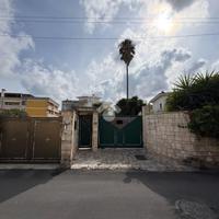 CASA SEMINDIPENDENTE A BRINDISI