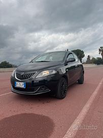 Lancia Y COME NUOVA