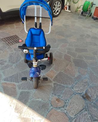 triciclo con parasole e guida controllata 
