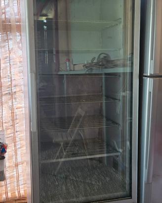 frigo vetrina da caricare il gas
