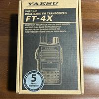 Scatola e manuale Yaesu FT-4X