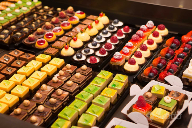 Cedesi attività storica pasticceria Firenze centro