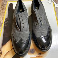 Scarpa bassa con lacci elegante nera e grigia Calz