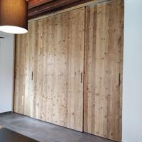 4 porte sospese scorrevoli in legno vecchio