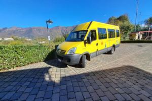 Scuolabus Iveco Daily 50C18
