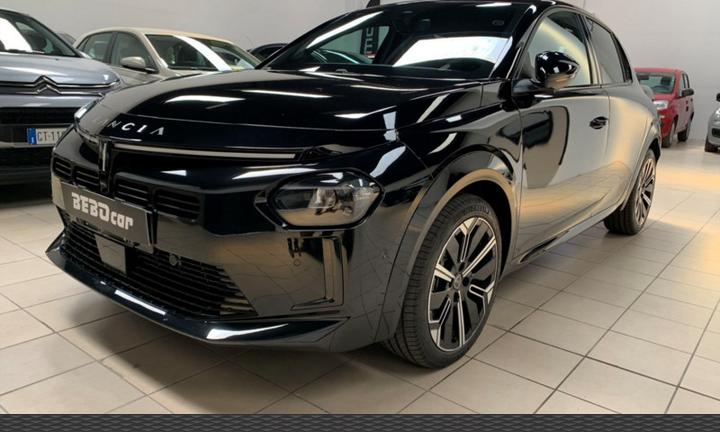 Lancia Ypsilon Hybrid e-DCT