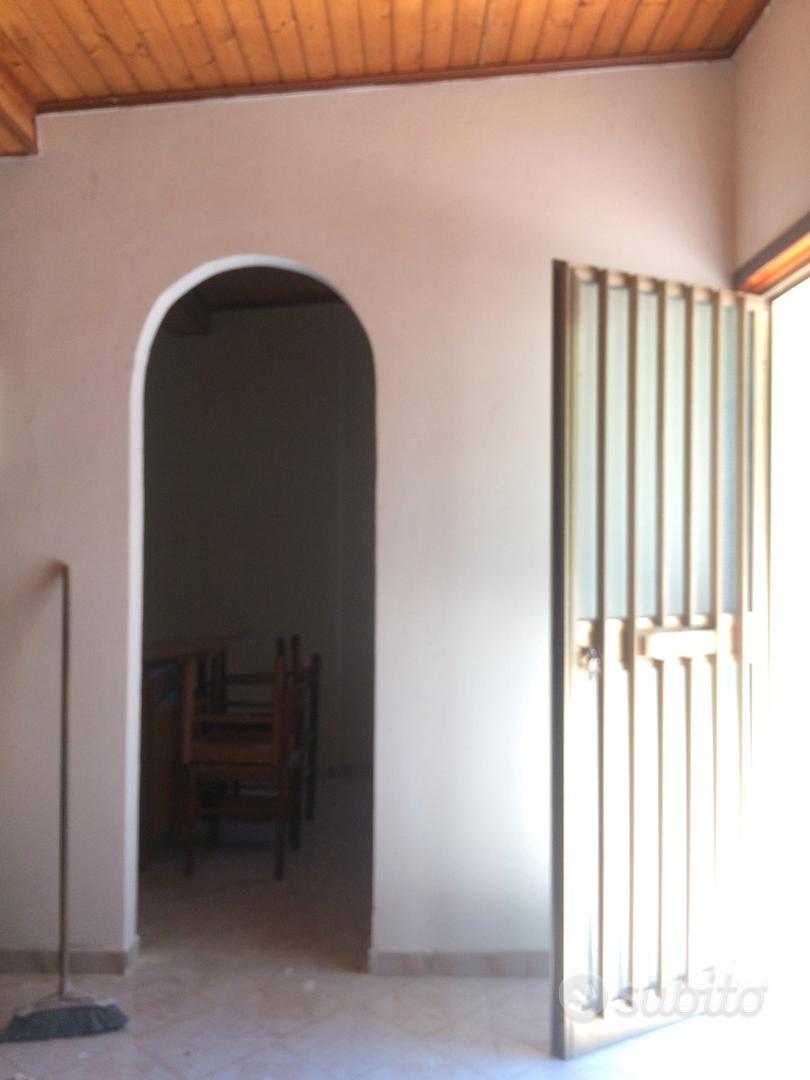 Terreno agricolo, recintato, con fabbricato - Altro