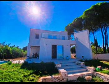 Villa con Piscina Privata e Spa Idromassaggio