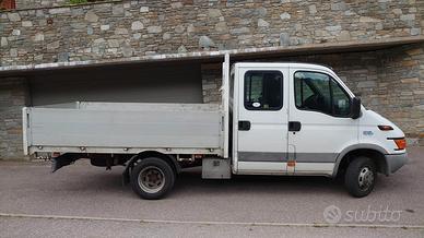 Iveco DAILY 7 POSTI E CASSONE FISSO - VARIE DISP. 