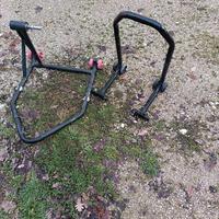 Cavalletti alzamoto e blocca ruota furgone
