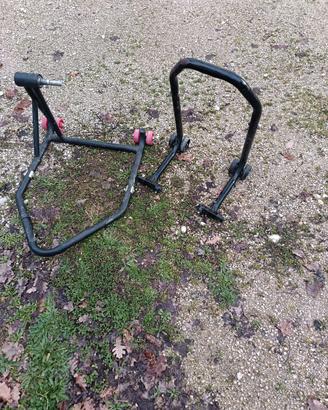 Cavalletti alzamoto e blocca ruota furgone