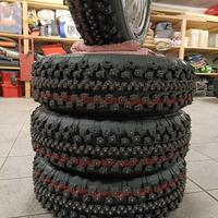 Gomme chiodate 16"