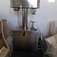 macchina per chiudere lattine 