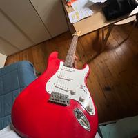 chitarra elettrica + amplificatore FENDER