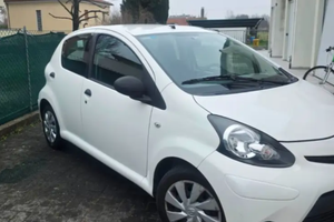 Toyota Aygo 81000 km 1 proprietario sempre garage