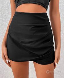Gonna-pantalone (skort) di SHEIN in colore nero.
