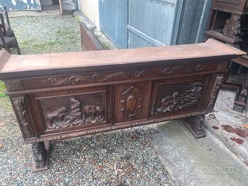 Credenza antica stile rinascimentale intagliata in