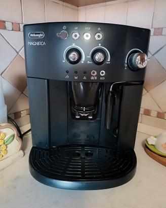 Macchina da Caffè  De'Longhi Magnifica ESAM 4000.B