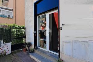 NEGOZIO A ROMA
