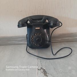 telefono d'epoca a muro
