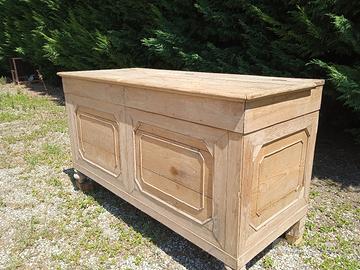 grande cassone di legno