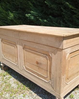 grande cassone di legno