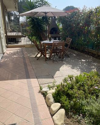 Riccione appartamento al mare con giardino