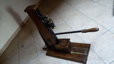 Imbottigliatrice in legno