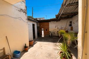 Casa Indipendente su Due Livelli con Cortile