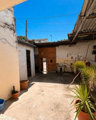 Casa Indipendente su Due Livelli con Cortile